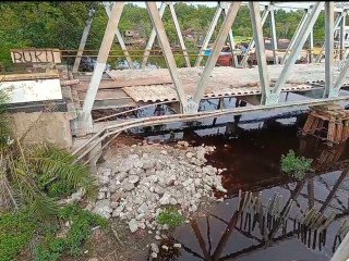Jembatan Lama Masih Dipakai Warga, Pemerintah Diminta Beri Kepastian Penanganan