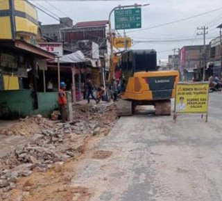 Publik Soroti Proyek Galian Parit Jalan Tegalega, Transparansi Jadi Pertanyaan